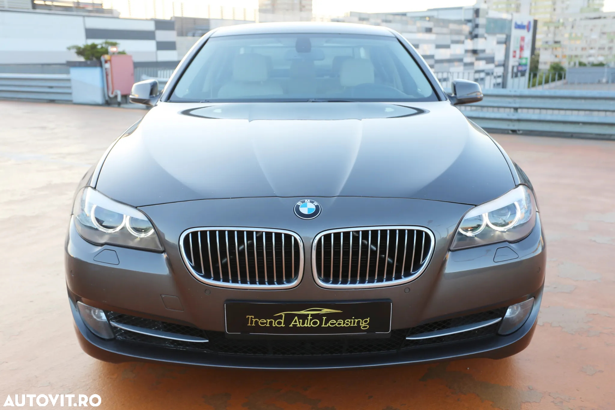 BMW Seria 5 528i - 6