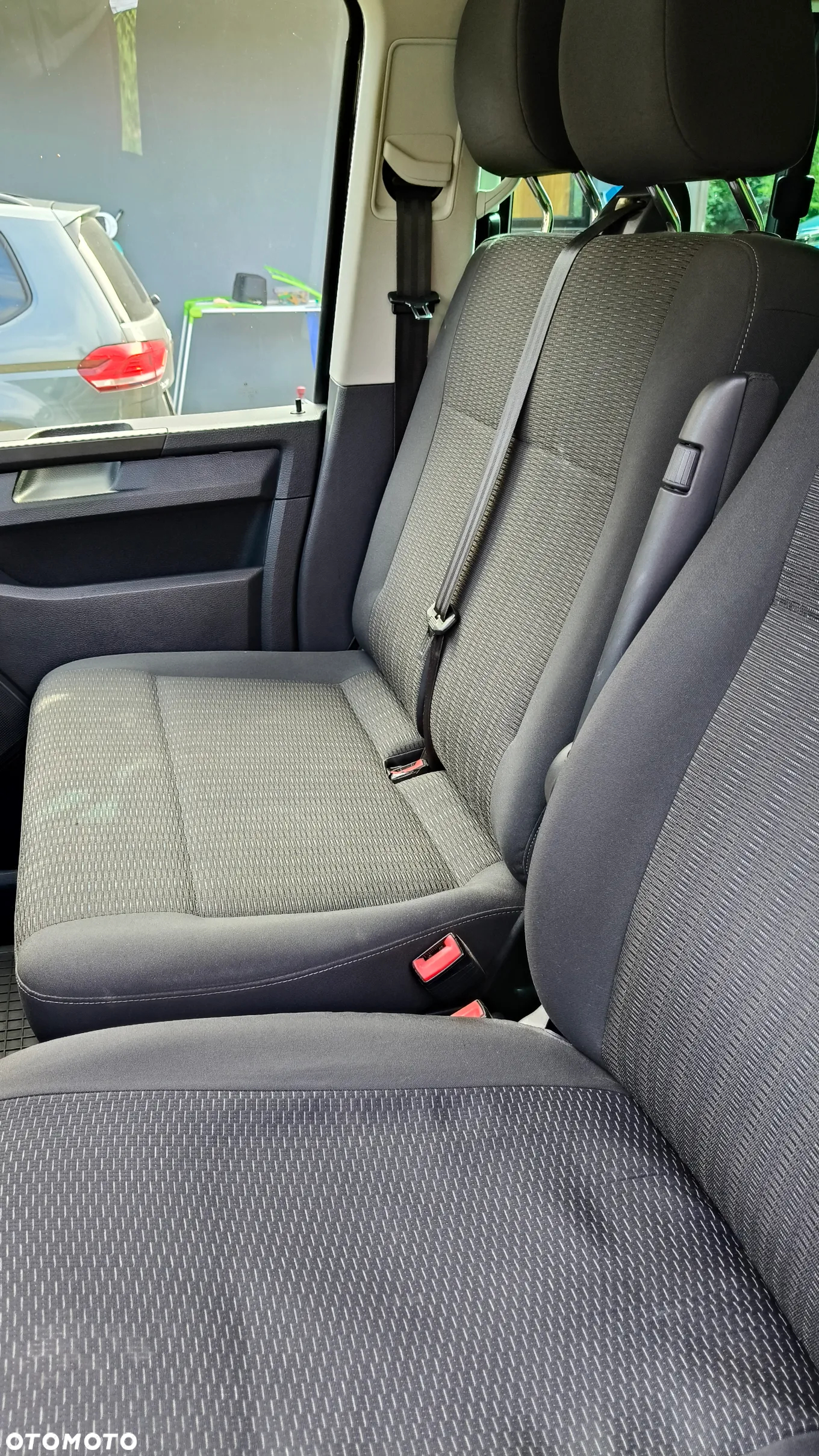 Volkswagen Caravelle - 13