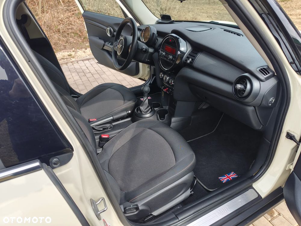 MINI Cooper Standard - 23