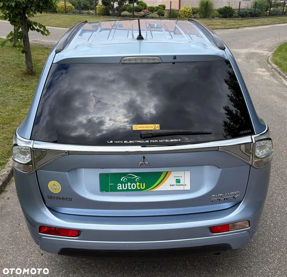 Mitsubishi Outlander - 12