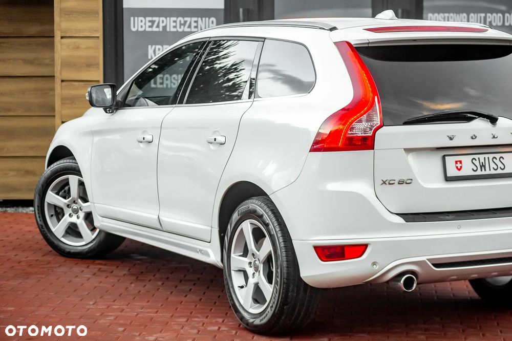 Volvo XC 60 2.4D AWD R-Design - 8