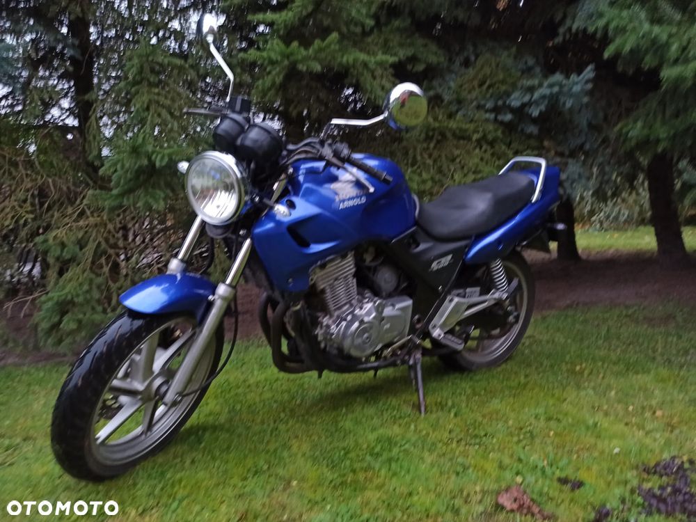 Honda CB - 12