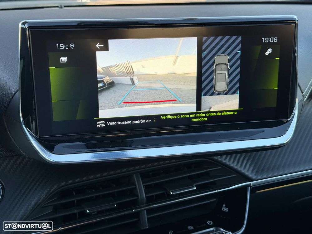 Peugeot 2008 PureTech 130 EAT8 GT - 23