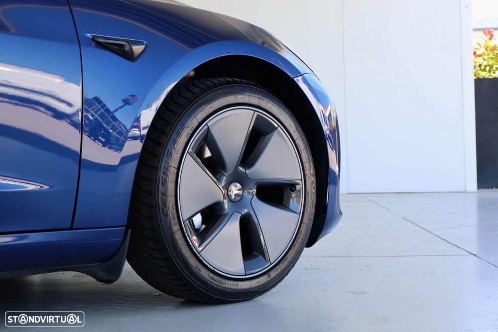 Tesla Model 3 - 14