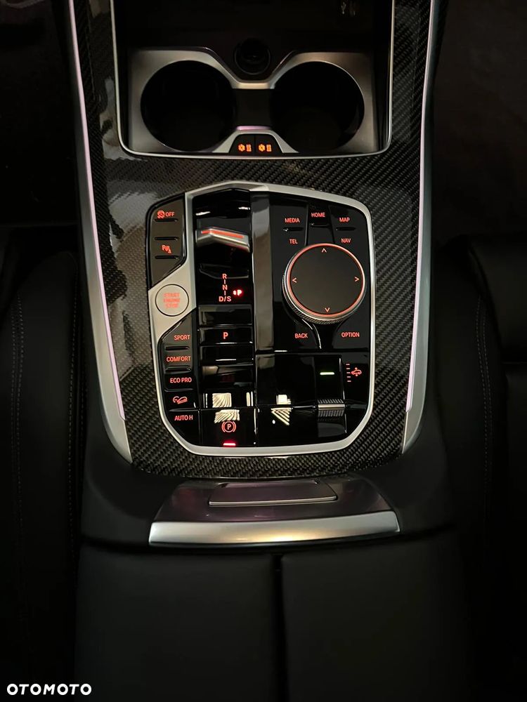 BMW X7 - 16