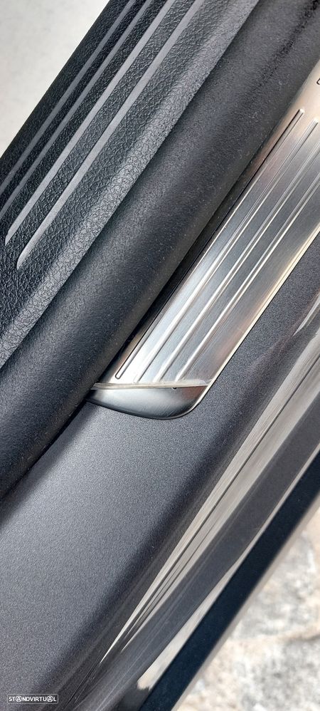 Mercedes-Benz GLA 180 d 8G-DCT - 16