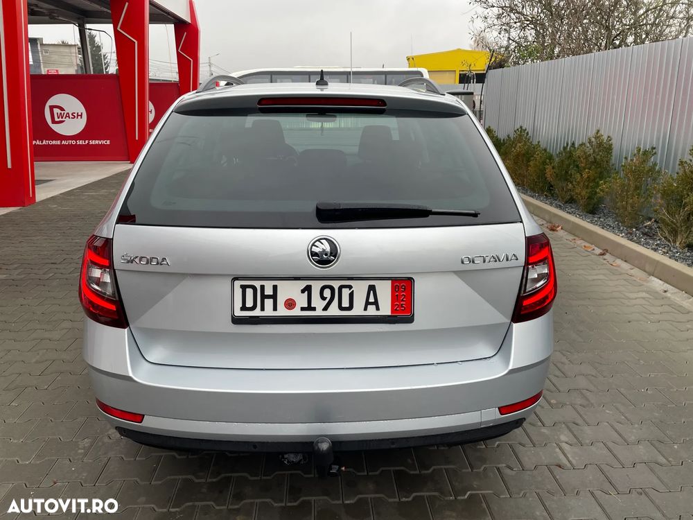 Skoda Octavia Combi 2.0 TDI Soleil - 4
