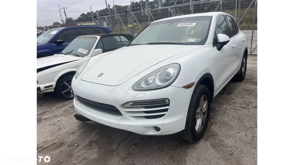 Porsche Cayenne - 2