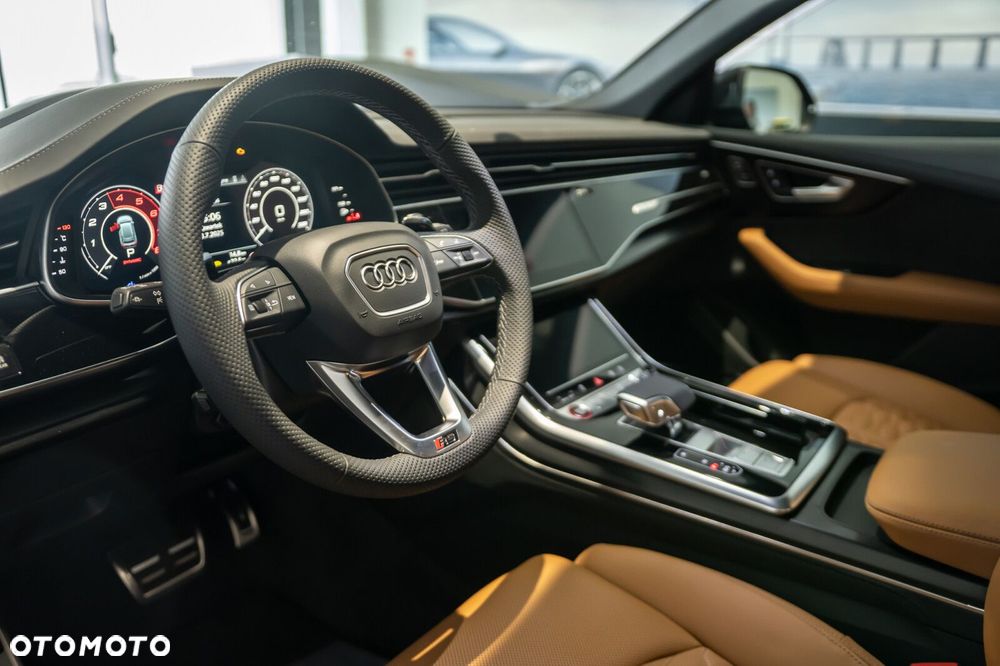 Audi RS Q8 - 11