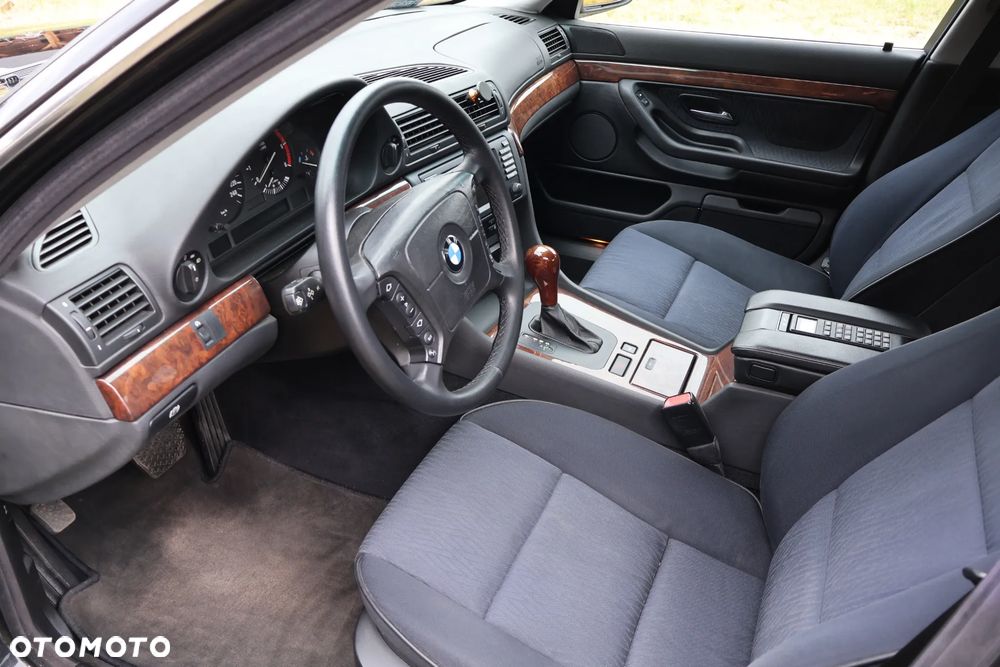 BMW Seria 7 - 19