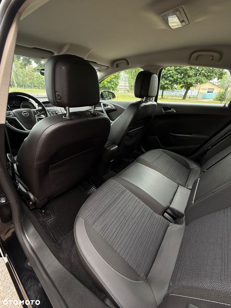 Opel Astra 1.4 T Essentia - 25