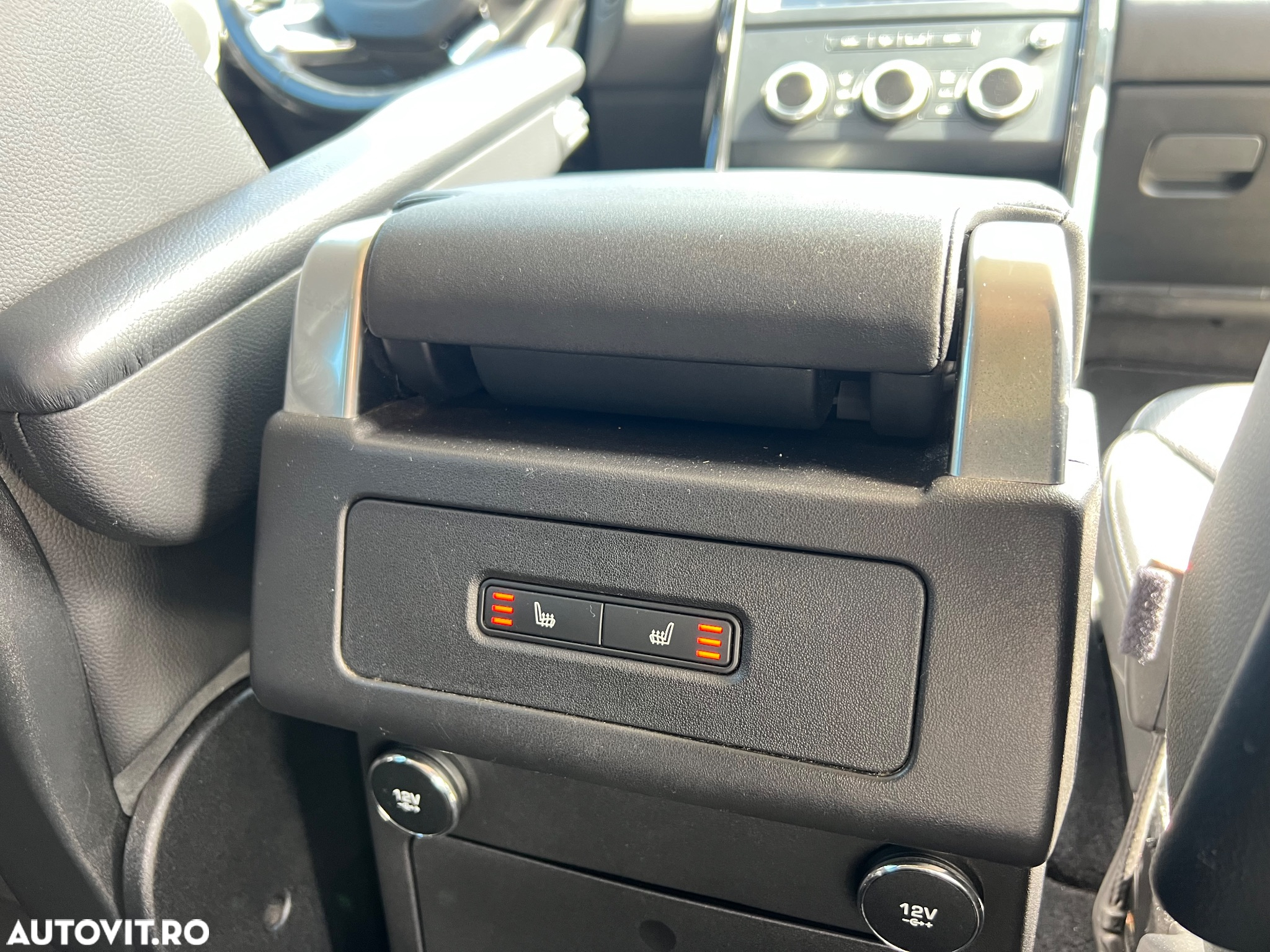 Land Rover Discovery 3.0 L SD6 Landmark Edition - 28