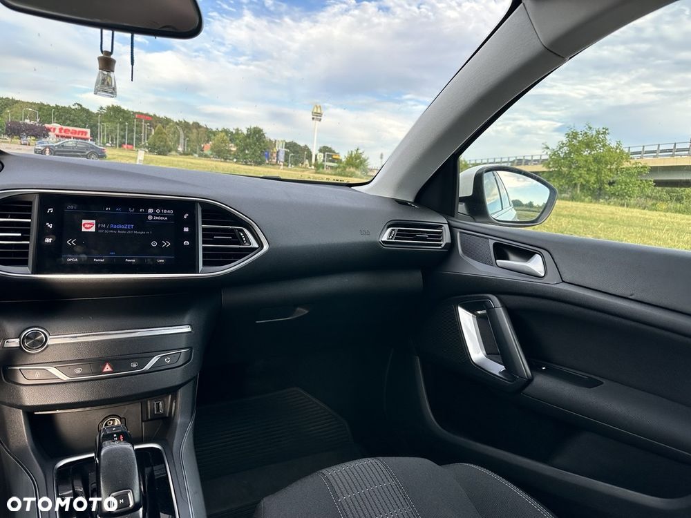 Peugeot 308 1.5 BlueHDi Allure Pack S&S EAT8 - 14