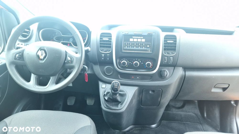 Renault Trafic doka 5 osób L2H1 - 16