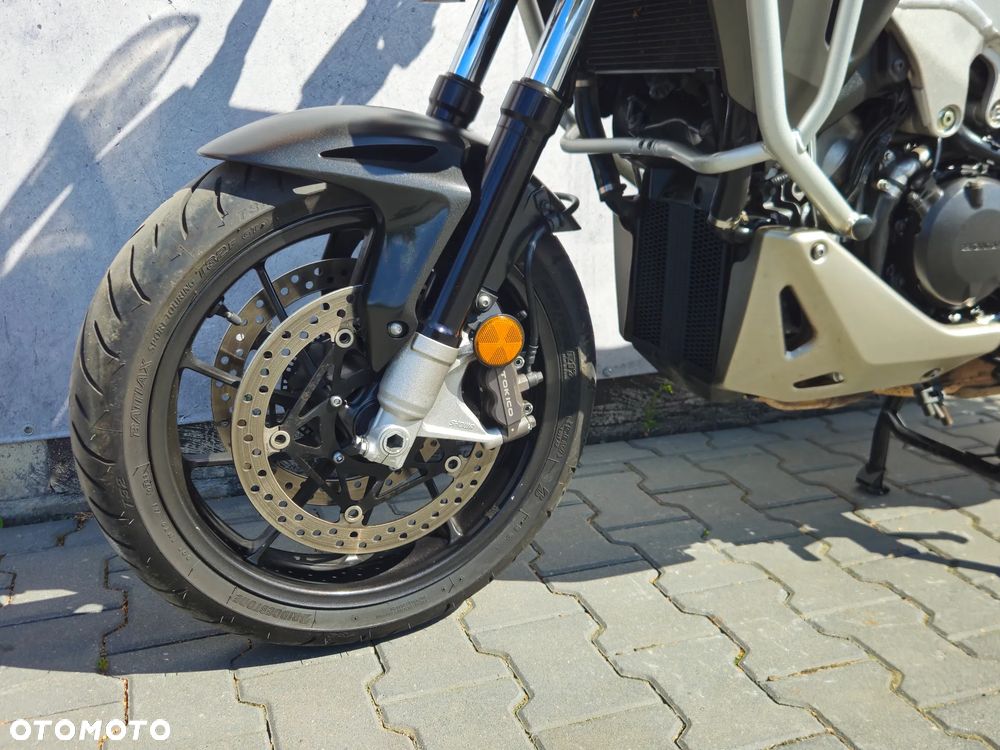 Honda VFR - 11