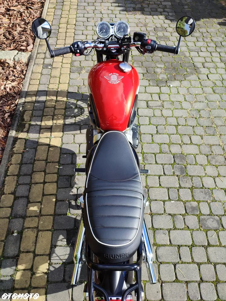 Triumph Bonneville - 3