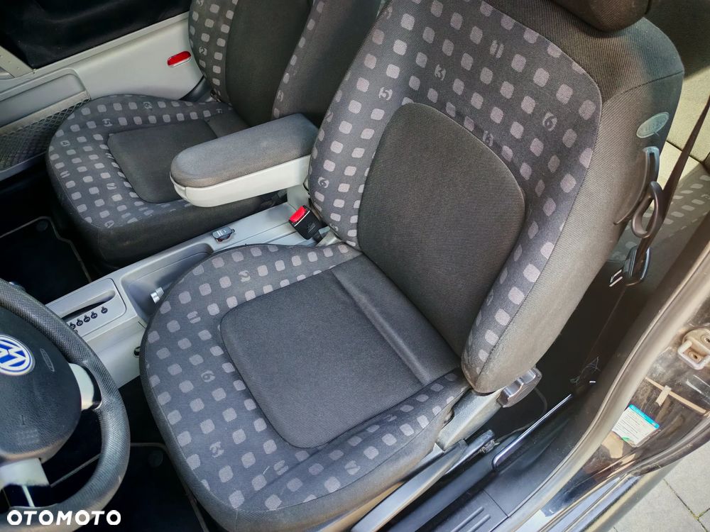 Volkswagen New Beetle - 8