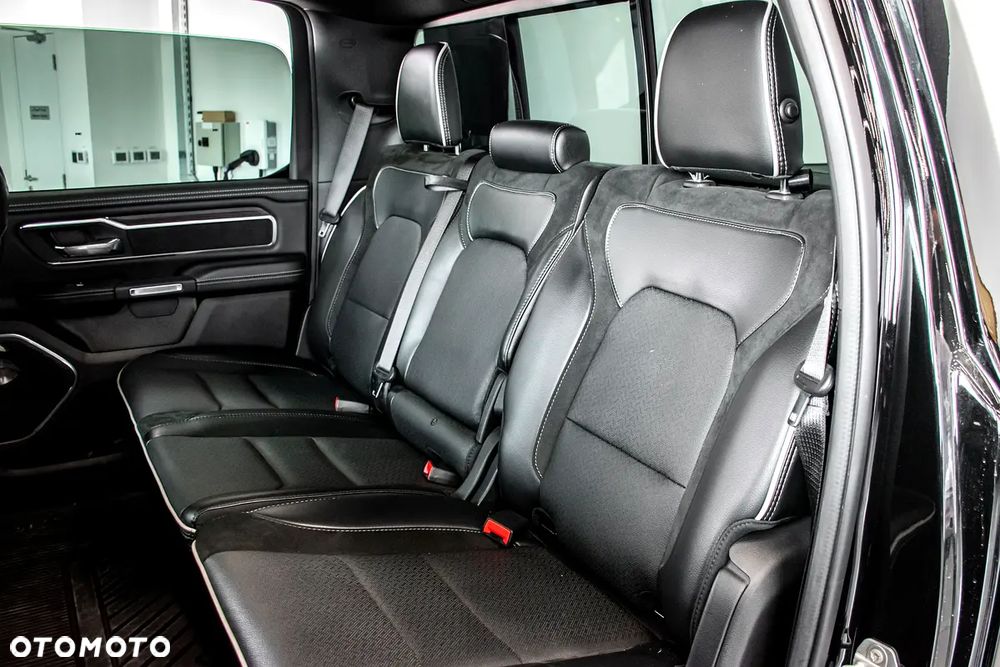 RAM 1500 Laramie Night Premium - 8
