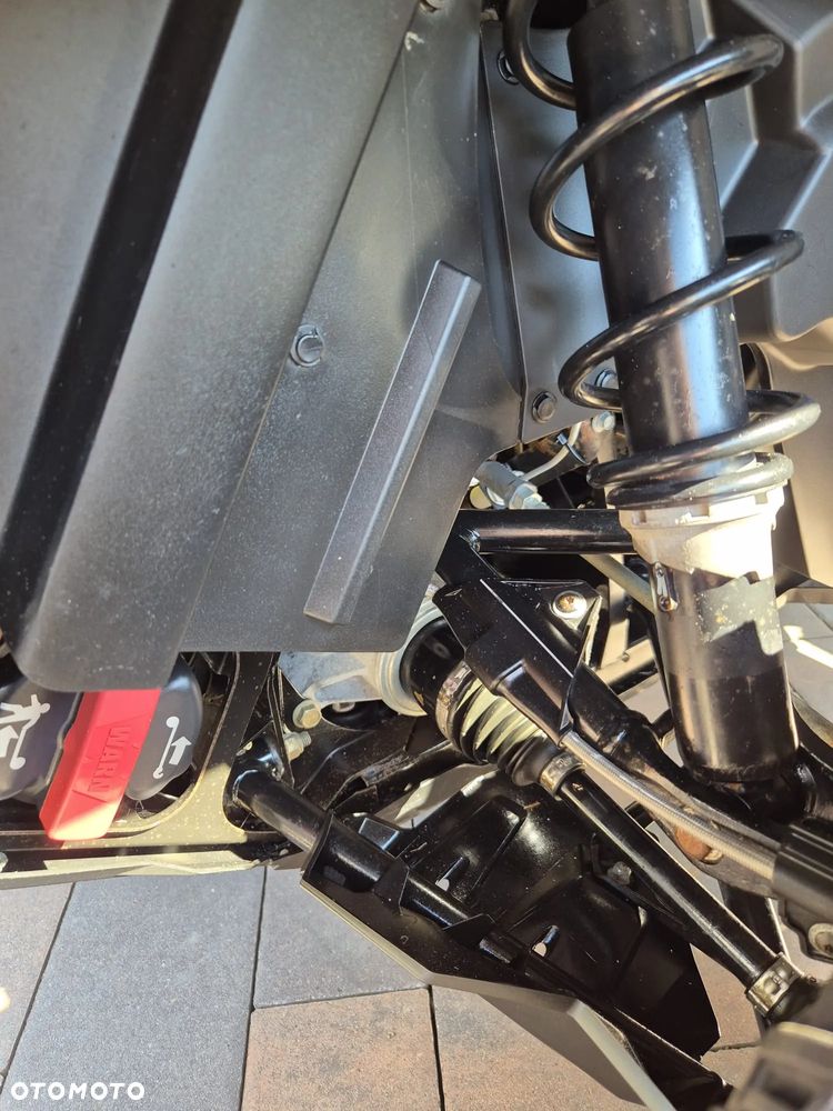 Can-Am Outlander - 10