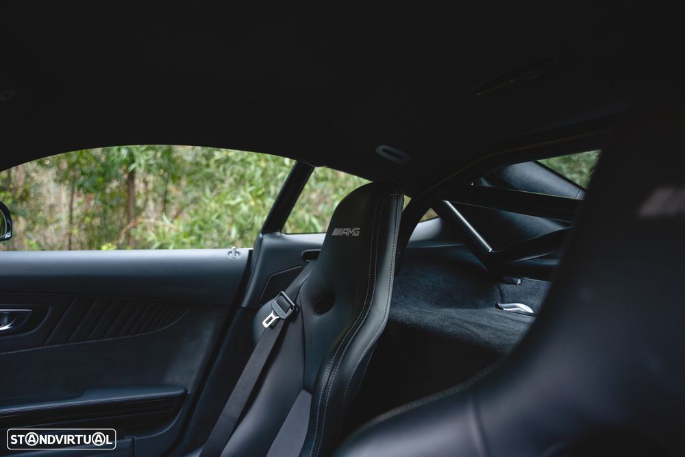 Mercedes-Benz AMG GT R - 28
