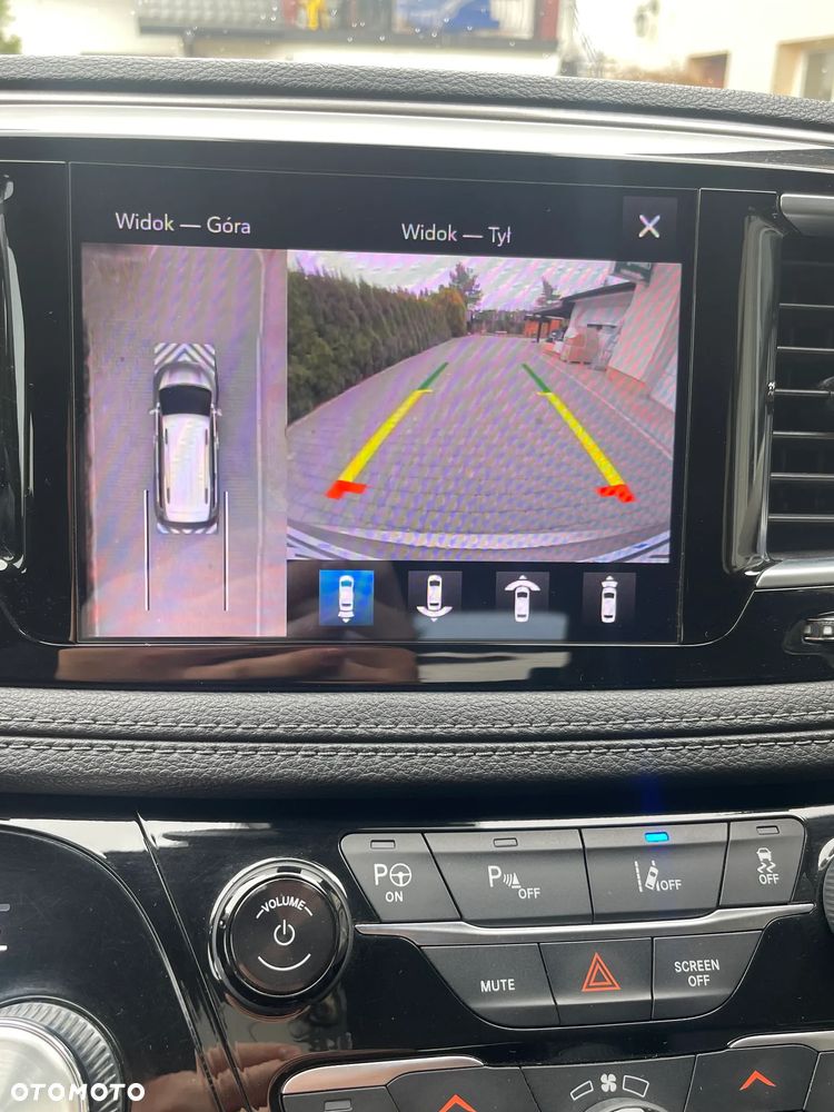 Chrysler Pacifica - 38