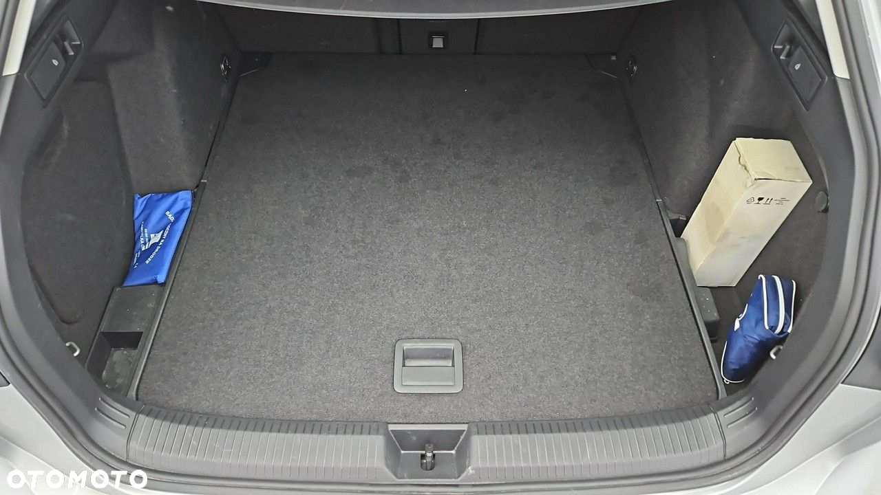 Volkswagen Golf VIII 2.0 TDI Life - 24