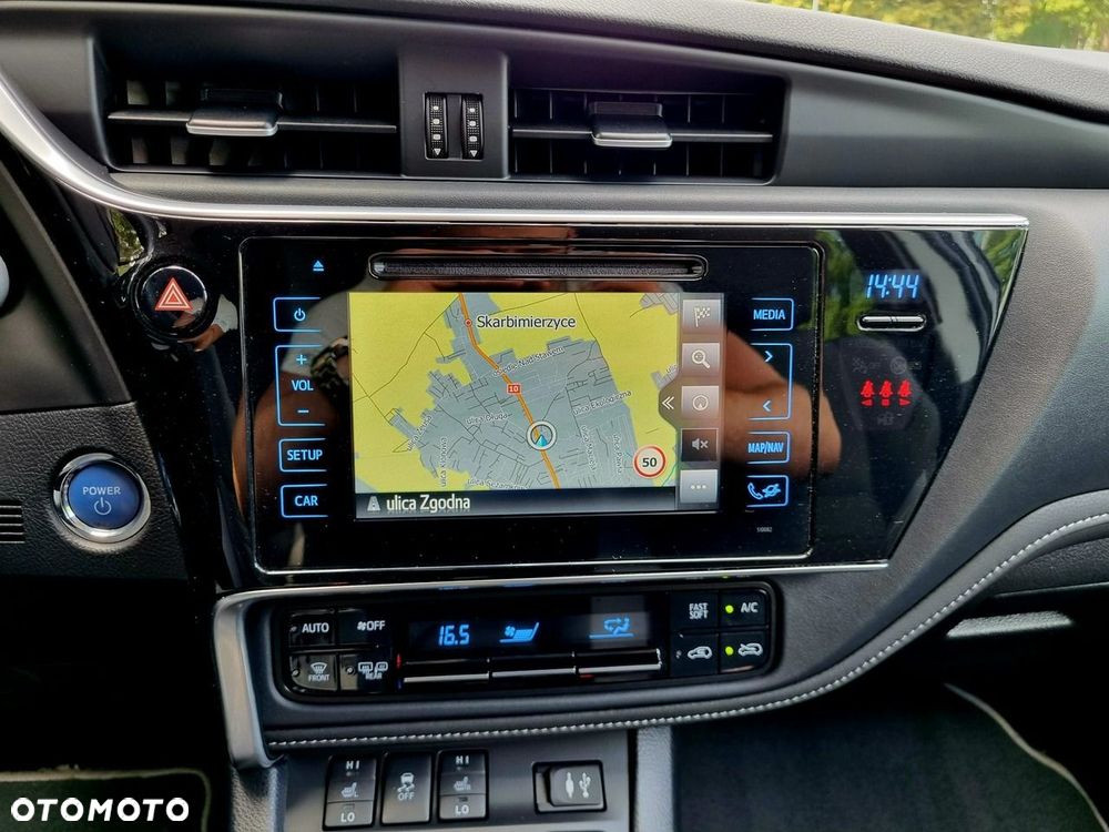 Toyota Auris Hybrid 135 Selection - 18