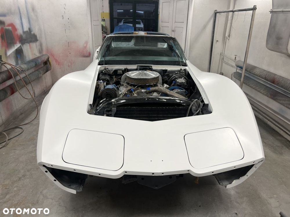 Chevrolet Corvette - 27