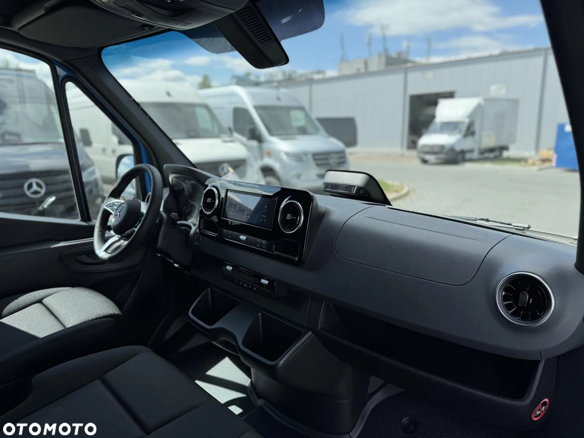 Mercedes-Benz Sprinter - 10