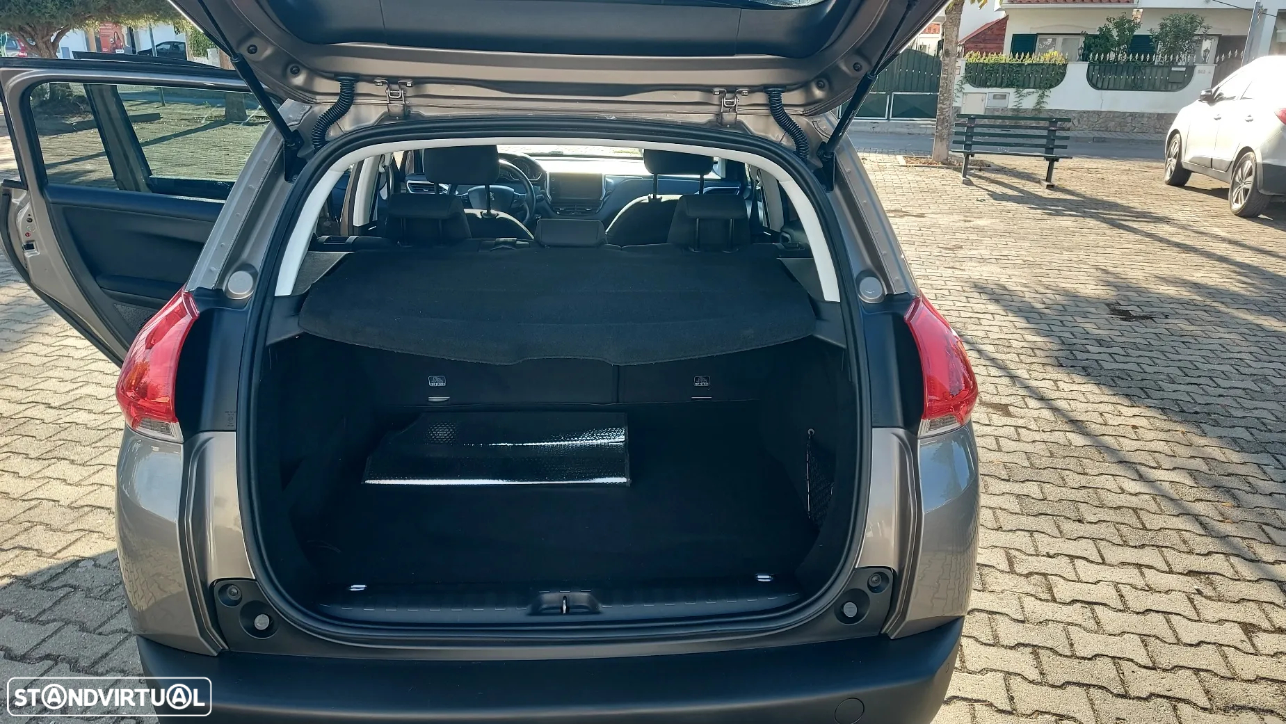 Peugeot 2008 PureTech 82 Style - 31