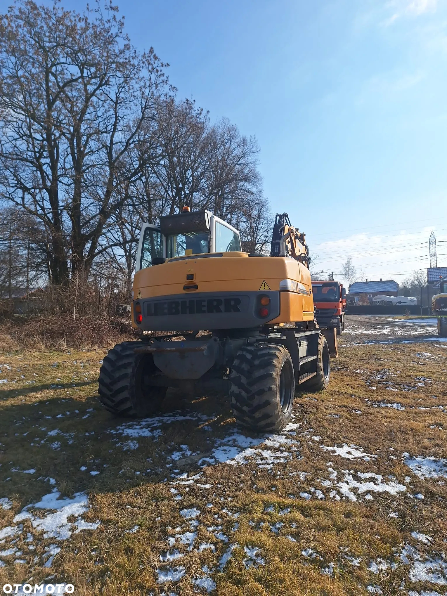 Liebherr A311 - 8