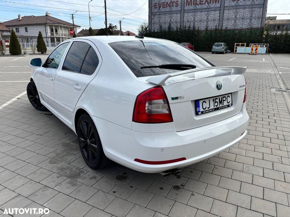 Skoda Octavia 2.0 TDI DPF DSG RS - 3