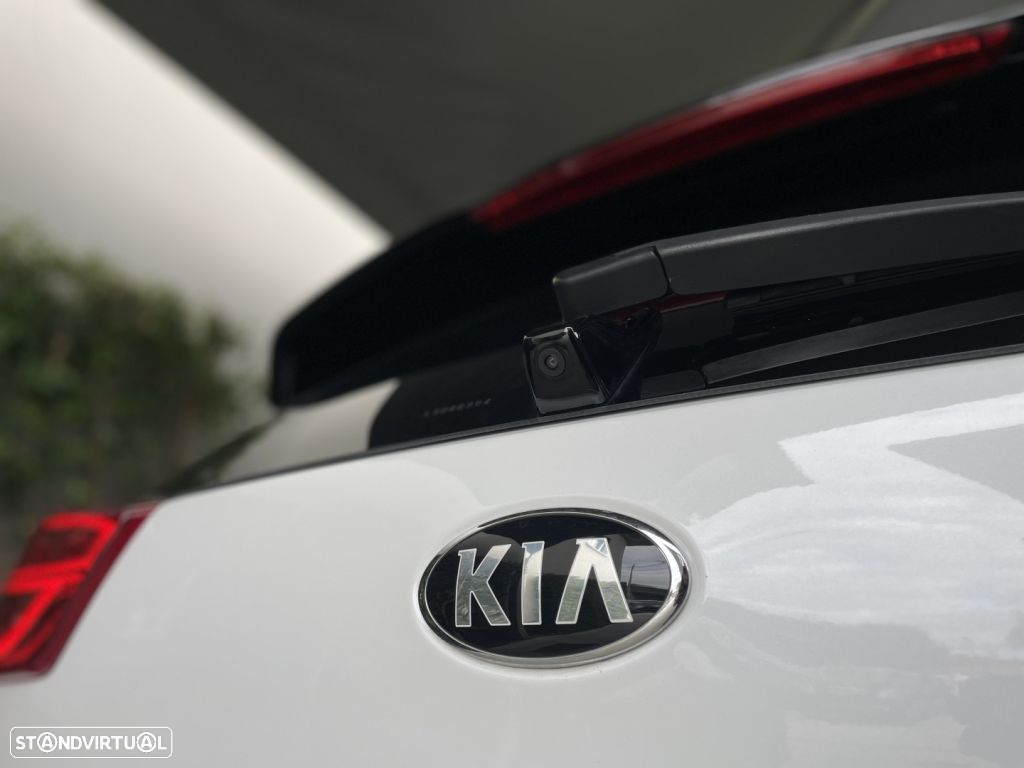 Kia e-Niro EV 64kWh - 11
