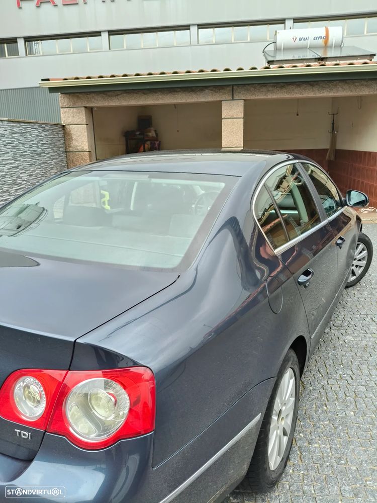 VW Passat 1.9 TDi Confortline - 9