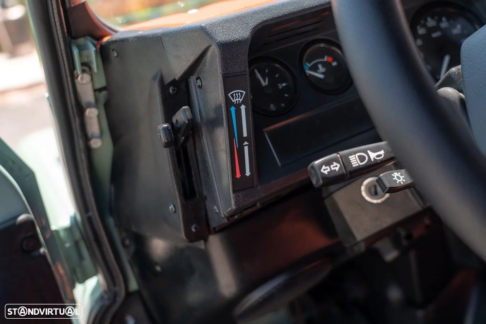 Land Rover Defender - 23