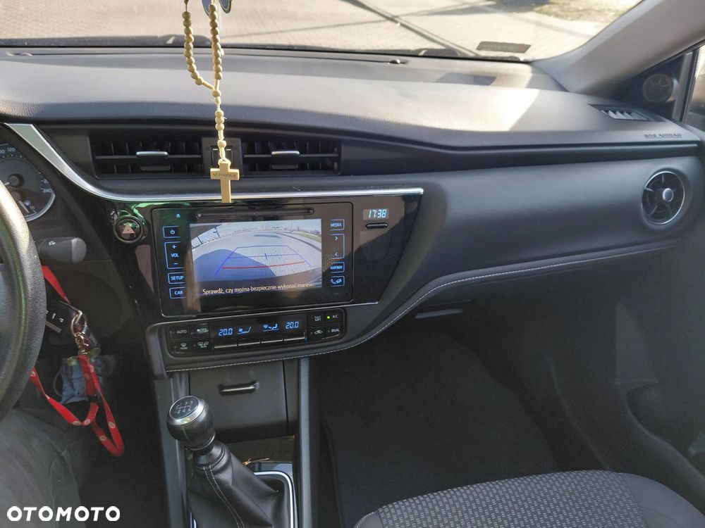 Toyota Corolla 1.6 Executive - 13