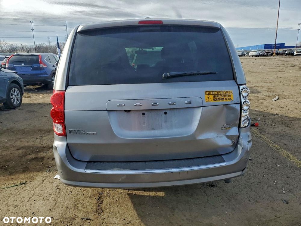 Dodge Grand Caravan - 3