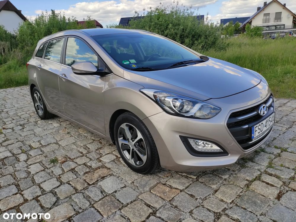 Hyundai i30 blue Kombi 1.4 Trend - 2