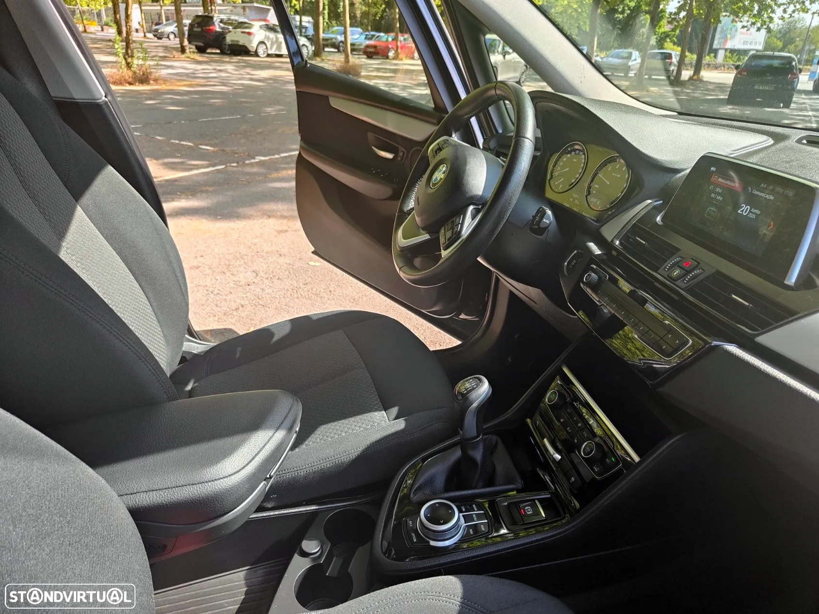 BMW 216 Gran Tourer i 7L Line Luxury - 10