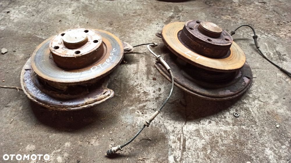 czop piasty koła tyl trafic vivaro primastar 01-14 - 4