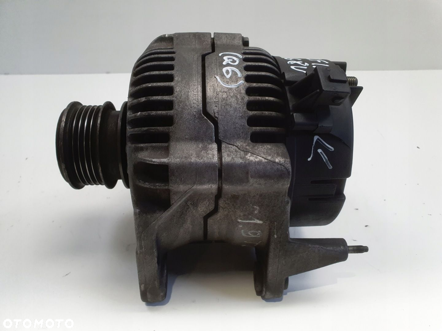 VW Golf III 1.6 ALTERNATOR 028903025H bosch 70A - 5