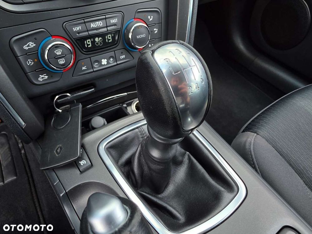 Renault Latitude - 27