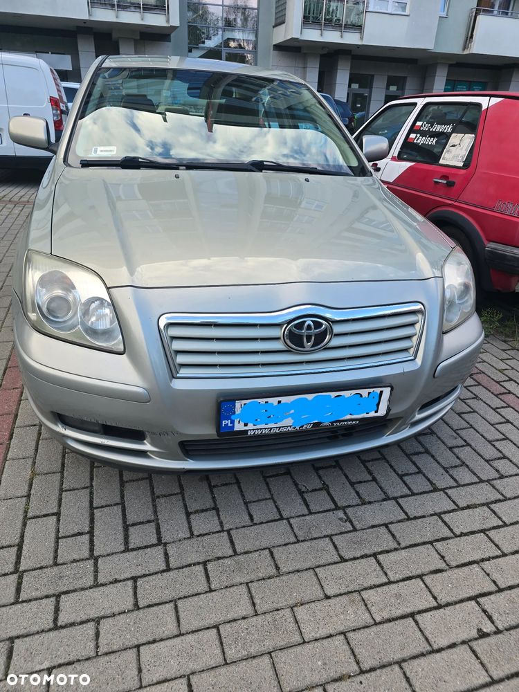 Toyota Avensis 2.2 D-4D Sol - 2