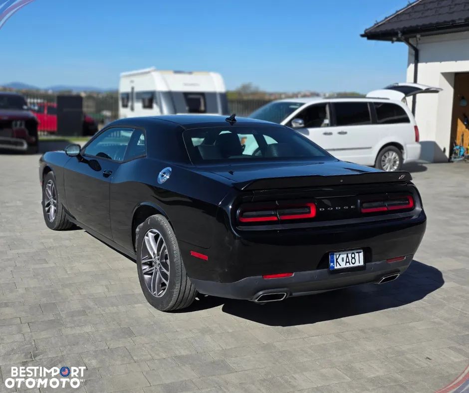Dodge Challenger - 6