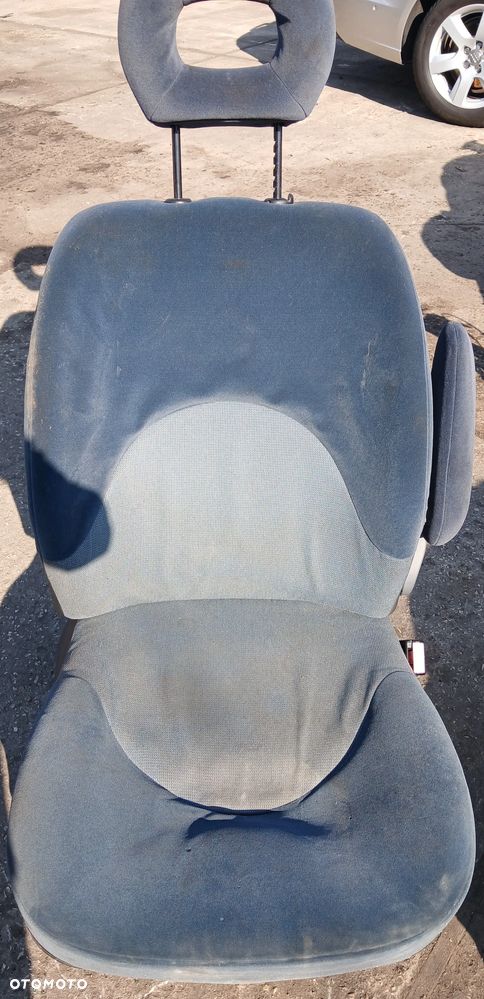 Citroen Xsara Picasso fotel przód przedni prawy - 2