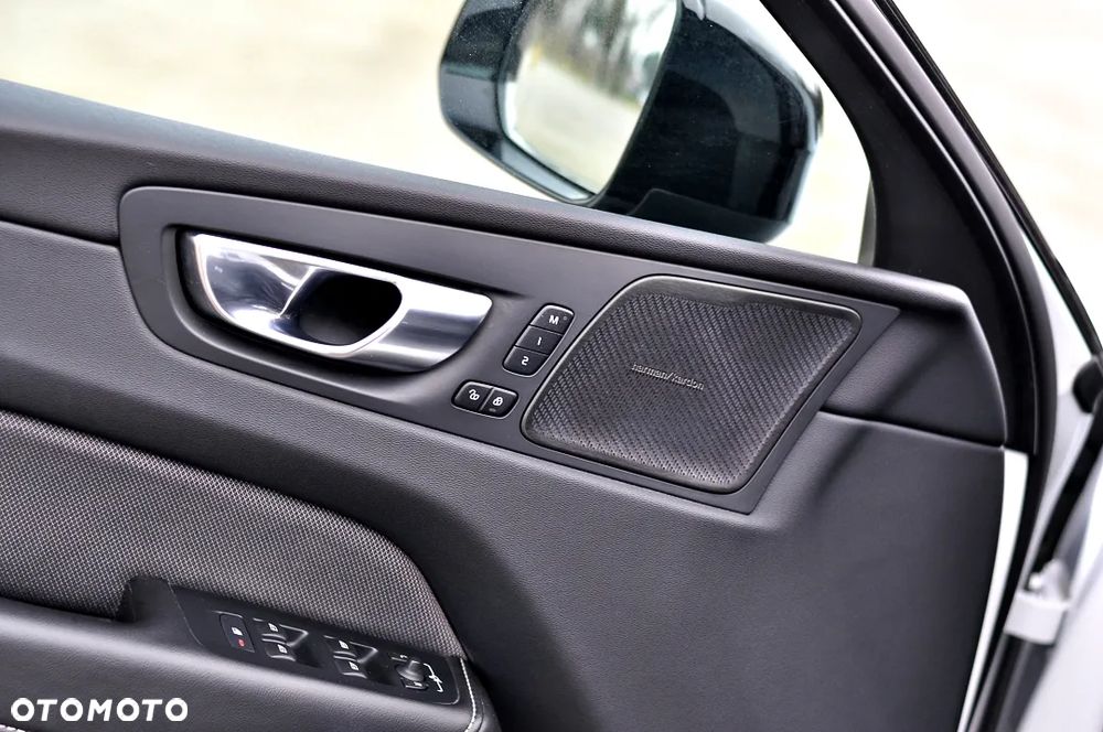 Volvo XC 60 B5 D AWD Geartronic RDesign - 14