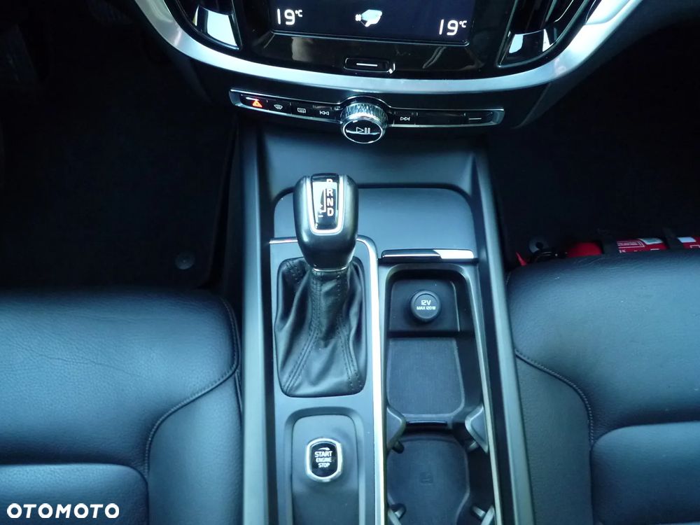 Volvo V60 D3 Drive-E Momentum - 19