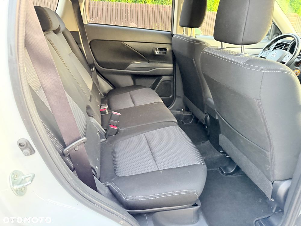 Mitsubishi Outlander - 17