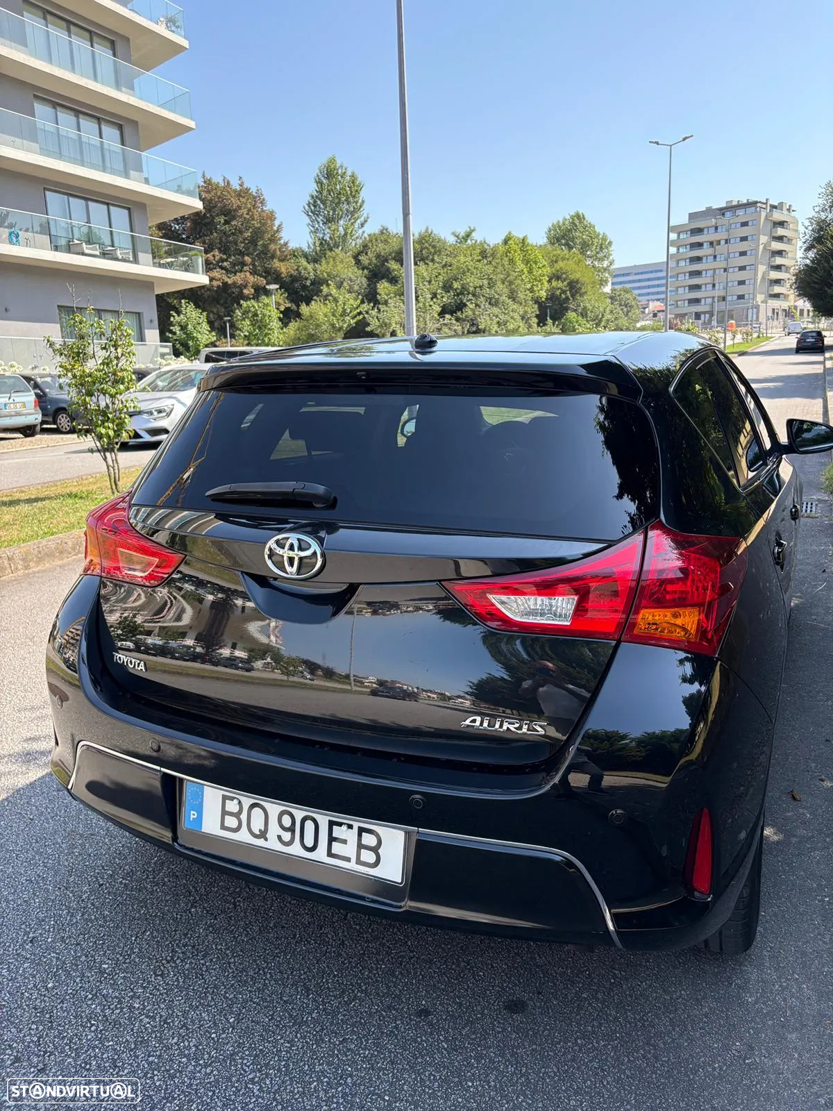 Toyota Auris 1.4 D-4D Com. +P.Sport+Navi - 4