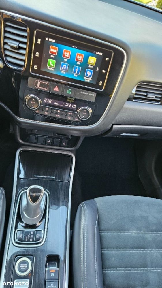 Mitsubishi Outlander - 23